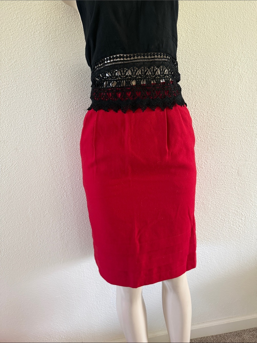 Women's Red Wool Pencil Skirt S - Sleek Everyday Elegance